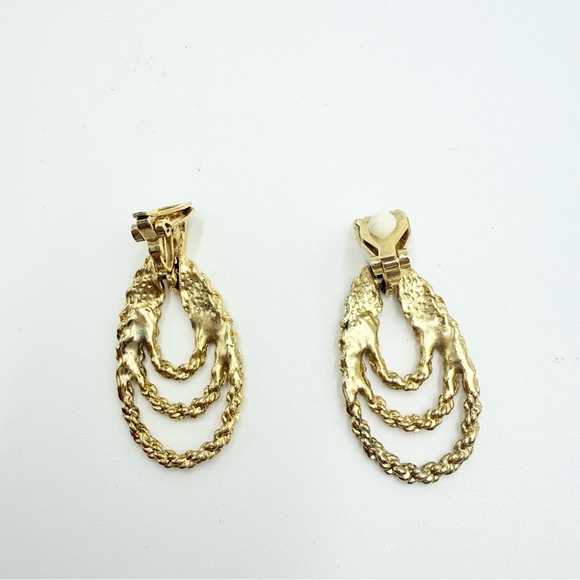 Vintage Gold Tone Triple Rope Hoop
Drop Dangle Clip On Earrings - Picture 5 of 6